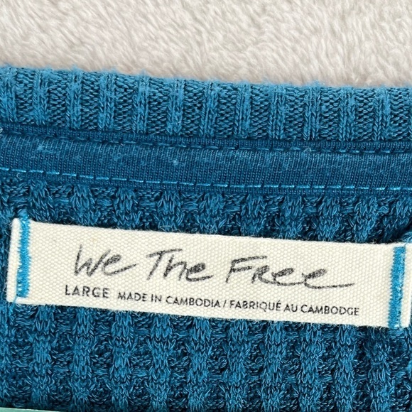 WE THE FREE Aqua Thermal Shirt Large Top Long Sleeve Oversized Slouchy Raw Hem - Picture 2 of 12